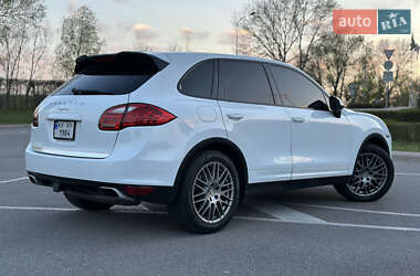 Внедорожник / Кроссовер Porsche Cayenne 2012 в 