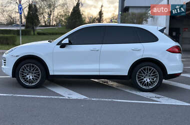 Внедорожник / Кроссовер Porsche Cayenne 2012 в 