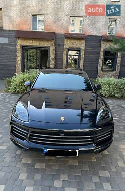 Внедорожник / Кроссовер Porsche Cayenne 2018 в 