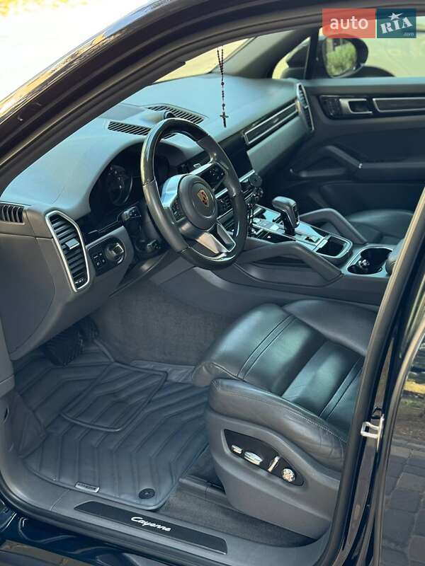 Внедорожник / Кроссовер Porsche Cayenne 2018 в Киеве