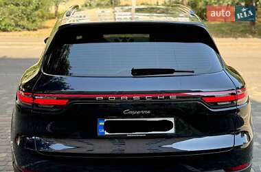 Внедорожник / Кроссовер Porsche Cayenne 2018 в 