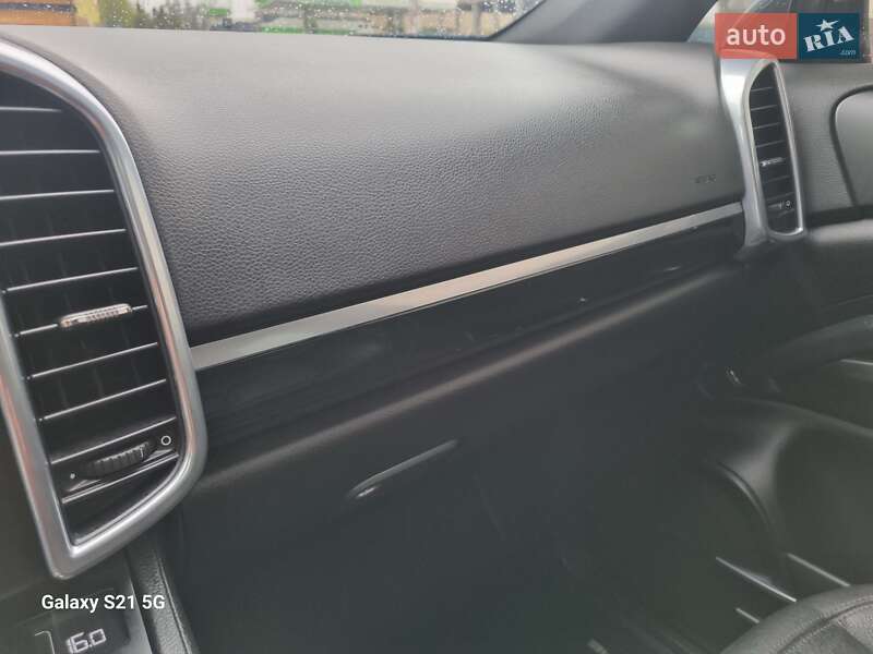 Внедорожник / Кроссовер Porsche Cayenne 2013 в Ровно