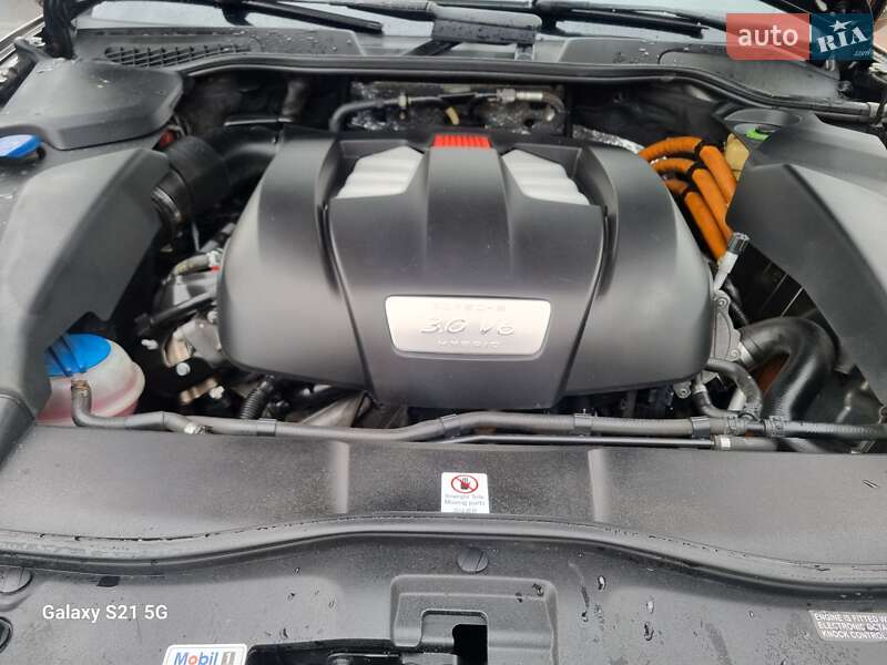 Внедорожник / Кроссовер Porsche Cayenne 2013 в Ровно
