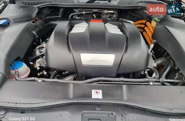 Внедорожник / Кроссовер Porsche Cayenne 2013 в 