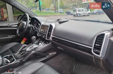 Внедорожник / Кроссовер Porsche Cayenne 2013 в 
