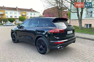 Внедорожник / Кроссовер Porsche Cayenne 2016 в 