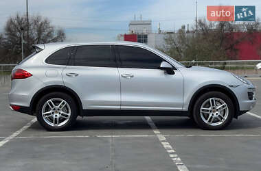 Позашляховик / Кросовер Porsche Cayenne 2012 в 