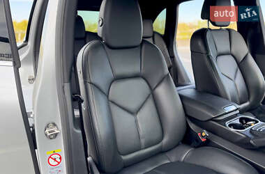 Позашляховик / Кросовер Porsche Cayenne 2012 в 