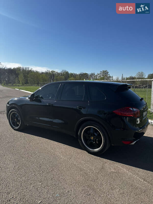 Позашляховик / Кросовер Porsche Cayenne 2010 в Прилуках