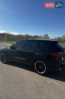 Внедорожник / Кроссовер Porsche Cayenne 2010 в 