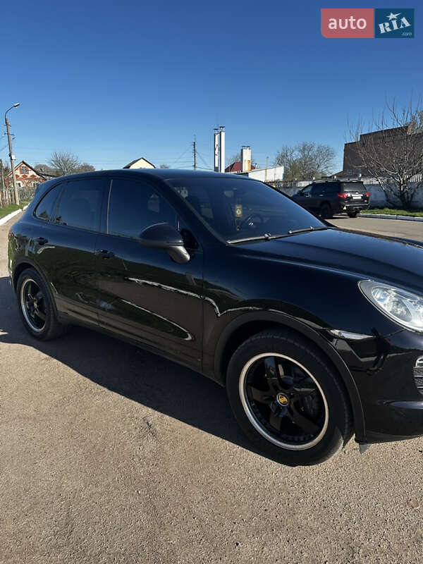 Позашляховик / Кросовер Porsche Cayenne 2010 в Прилуках