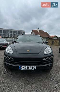 Внедорожник / Кроссовер Porsche Cayenne 2011 в 