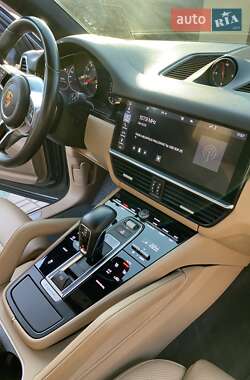 Внедорожник / Кроссовер Porsche Cayenne 2019 в 