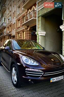Внедорожник / Кроссовер Porsche Cayenne 2014 в 