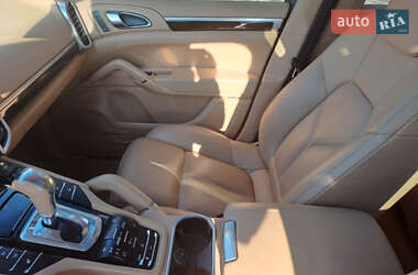 Позашляховик / Кросовер Porsche Cayenne 2011 в 