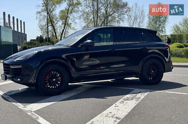 Внедорожник / Кроссовер Porsche Cayenne 2017 в 