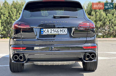 Внедорожник / Кроссовер Porsche Cayenne 2017 в 