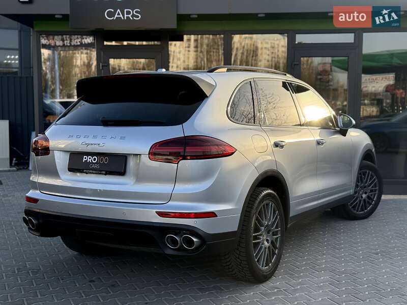 Внедорожник / Кроссовер Porsche Cayenne 2017 в Киеве
