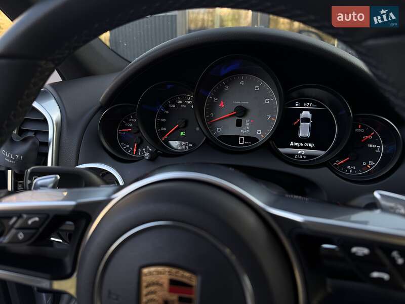 Внедорожник / Кроссовер Porsche Cayenne 2017 в Киеве