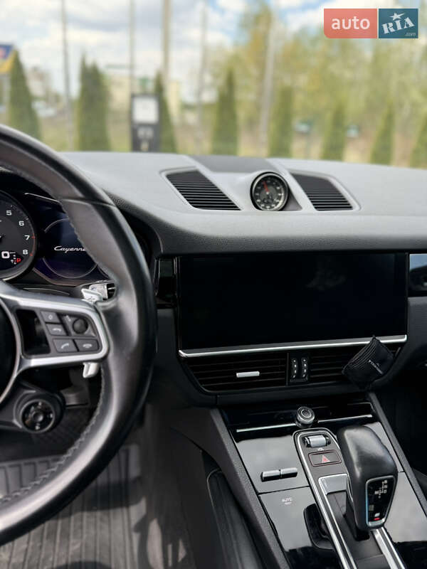 Внедорожник / Кроссовер Porsche Cayenne 2018 в Хмельницком