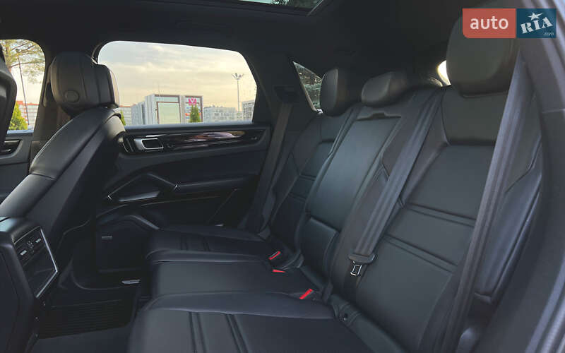 Внедорожник / Кроссовер Porsche Cayenne 2018 в Львове