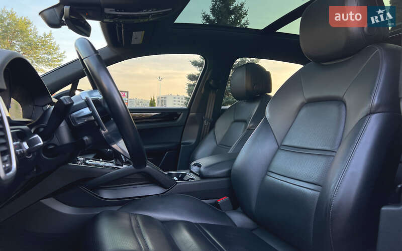 Внедорожник / Кроссовер Porsche Cayenne 2018 в Львове