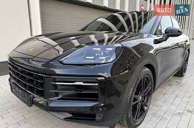 Позашляховик / Кросовер Porsche Cayenne 2024 в 