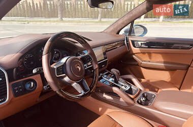 Позашляховик / Кросовер Porsche Cayenne 2022 в 