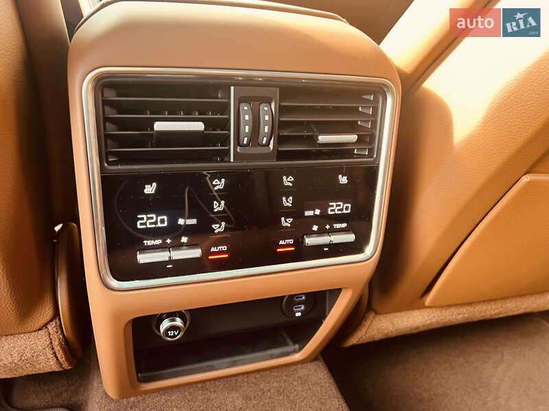 Позашляховик / Кросовер Porsche Cayenne 2022 в Києві