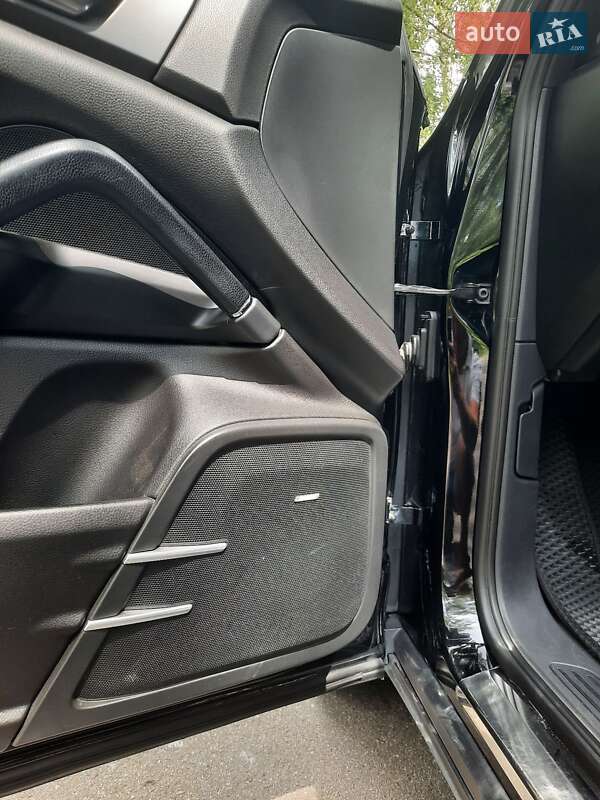 Внедорожник / Кроссовер Porsche Cayenne 2012 в Бердичеве фото 22 Внедорожник / Кроссовер Porsche Cayenne 2012 в Бердичеве