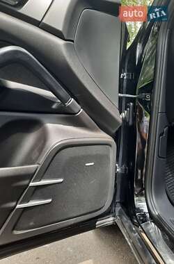 Внедорожник / Кроссовер Porsche Cayenne 2012 в 