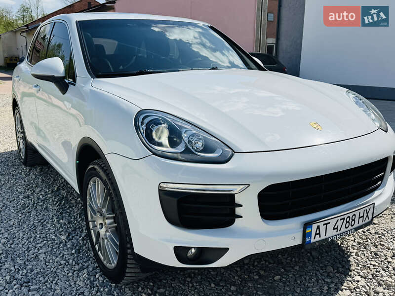 Внедорожник / Кроссовер Porsche Cayenne 2015 в Ивано-Франковске