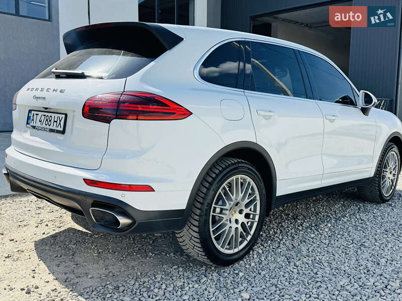 Внедорожник / Кроссовер Porsche Cayenne 2015 в Ивано-Франковске