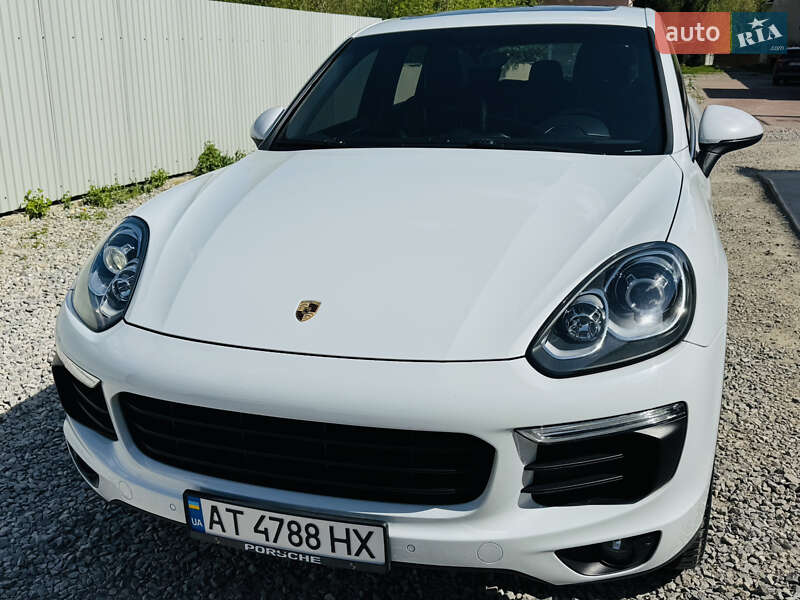 Внедорожник / Кроссовер Porsche Cayenne 2015 в Ивано-Франковске