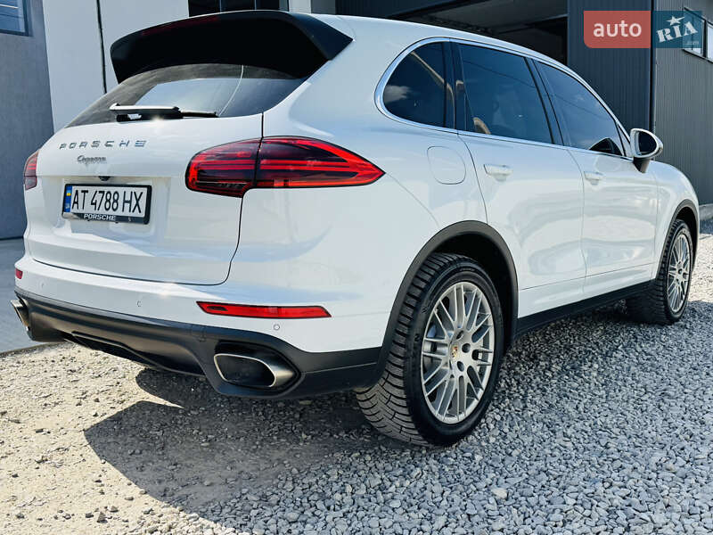 Внедорожник / Кроссовер Porsche Cayenne 2015 в Ивано-Франковске