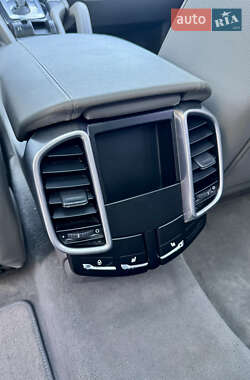Внедорожник / Кроссовер Porsche Cayenne 2011 в 