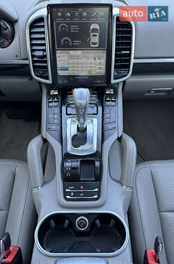 Внедорожник / Кроссовер Porsche Cayenne 2011 в 
