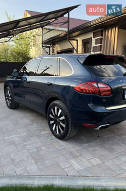 Внедорожник / Кроссовер Porsche Cayenne 2013 в 