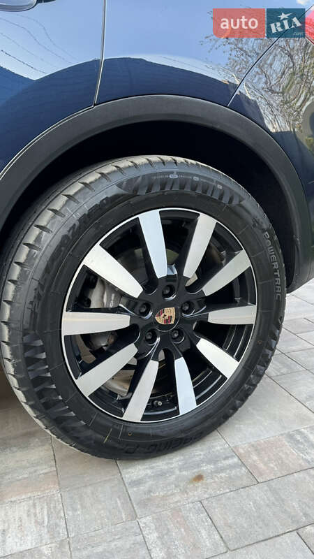 Внедорожник / Кроссовер Porsche Cayenne 2013 в Кропивницком