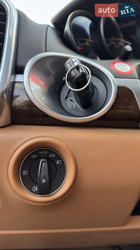 Внедорожник / Кроссовер Porsche Cayenne 2013 в Кропивницком
