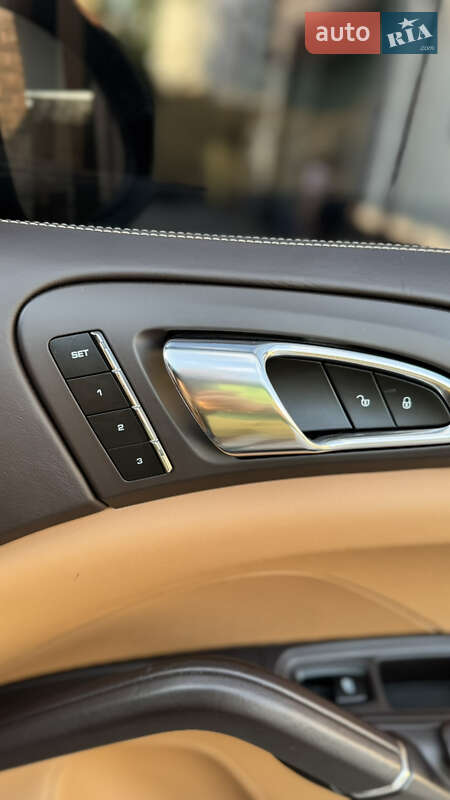 Внедорожник / Кроссовер Porsche Cayenne 2013 в Кропивницком