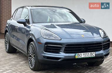 Внедорожник / Кроссовер Porsche Cayenne 2018 в 