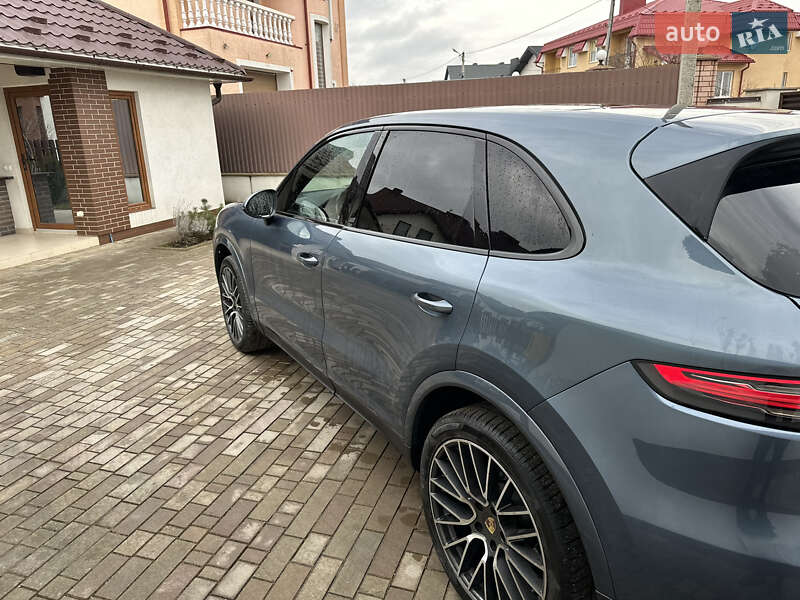 Внедорожник / Кроссовер Porsche Cayenne 2018 в Тернополе