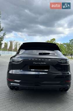 Позашляховик / Кросовер Porsche Cayenne 2018 в 