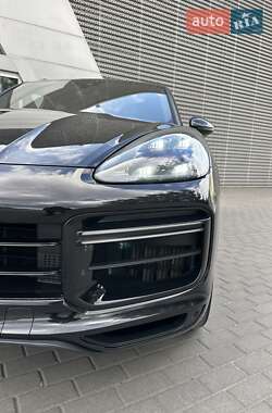 Позашляховик / Кросовер Porsche Cayenne 2018 в 