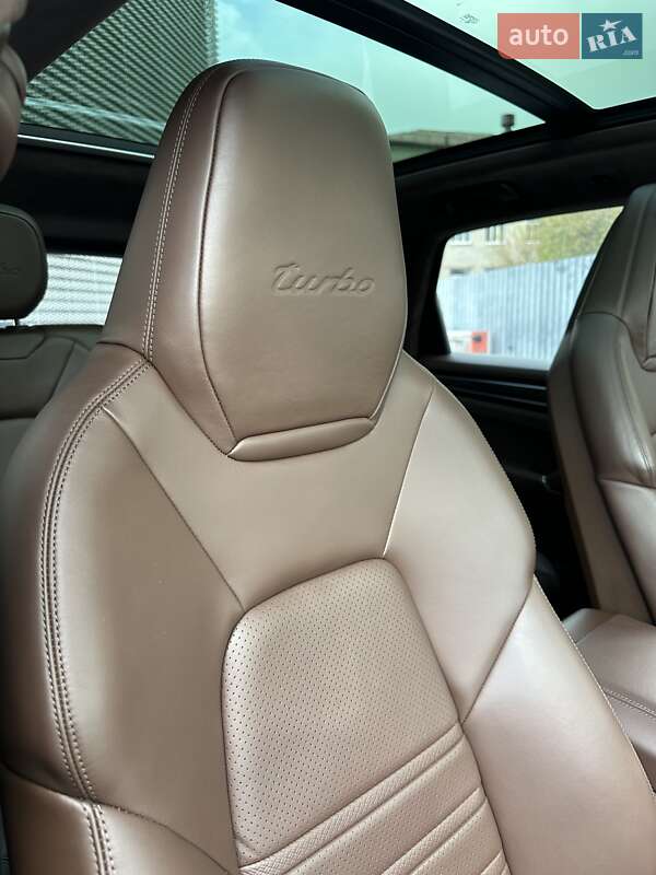 Внедорожник / Кроссовер Porsche Cayenne 2018 в Киеве