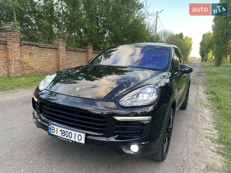 Внедорожник / Кроссовер Porsche Cayenne 2015 в Кременчуге