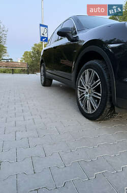 Позашляховик / Кросовер Porsche Cayenne 2010 в 
