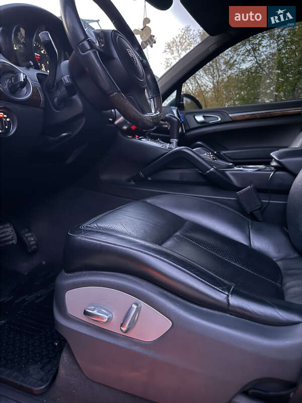 Внедорожник / Кроссовер Porsche Cayenne 2010 в Каменец-Подольском