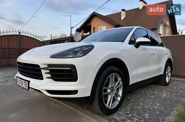 Внедорожник / Кроссовер Porsche Cayenne 2017 в 